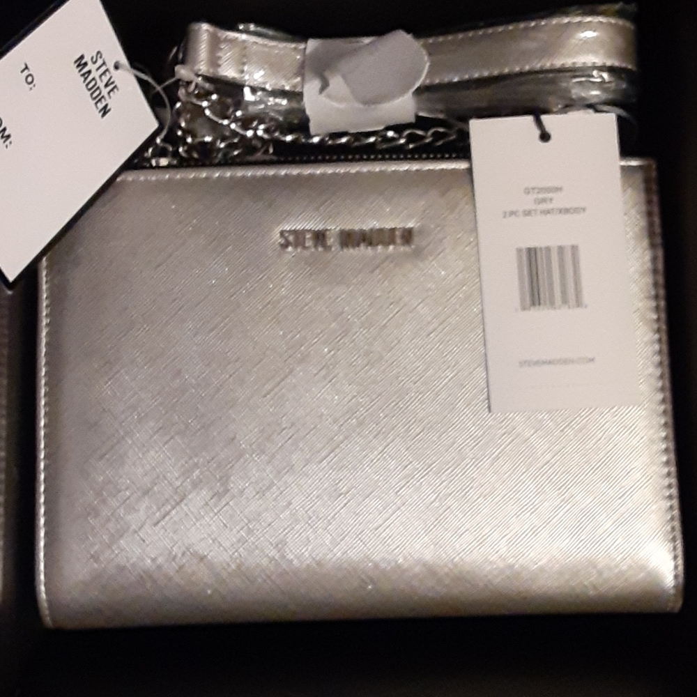 STEVE MADDEN POM HAT AND CROSSBODY BAG SET - Picture 4 of 11